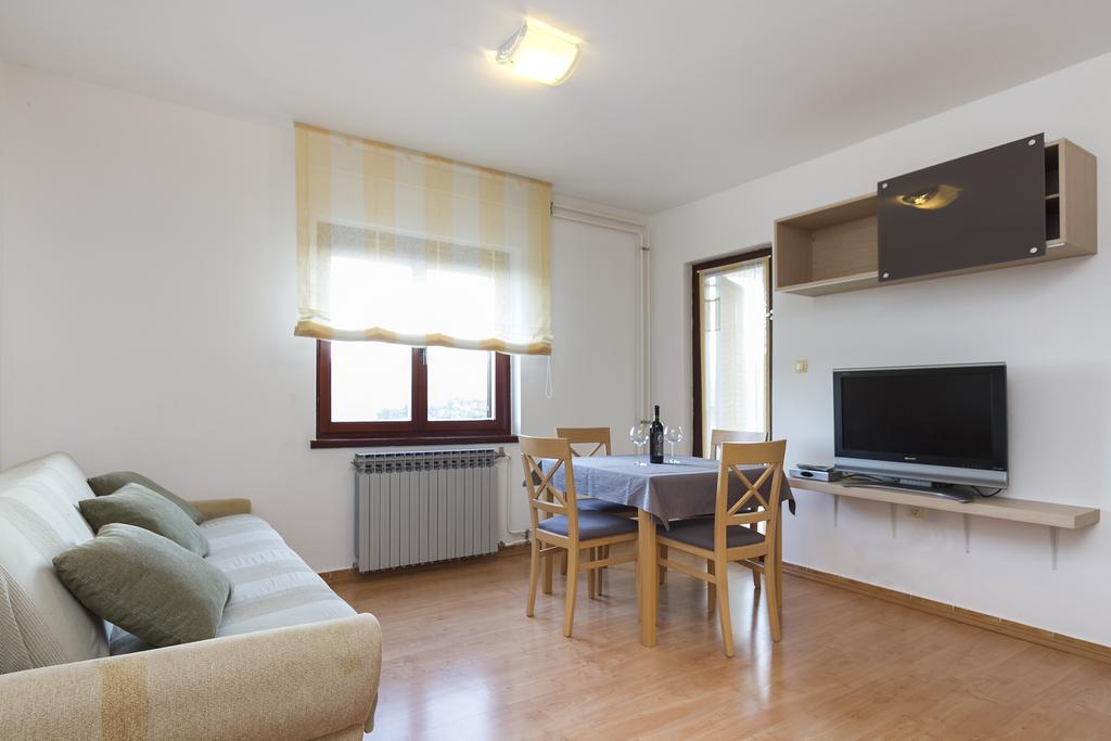 Apartments Rajkovic Labin  Quarto foto